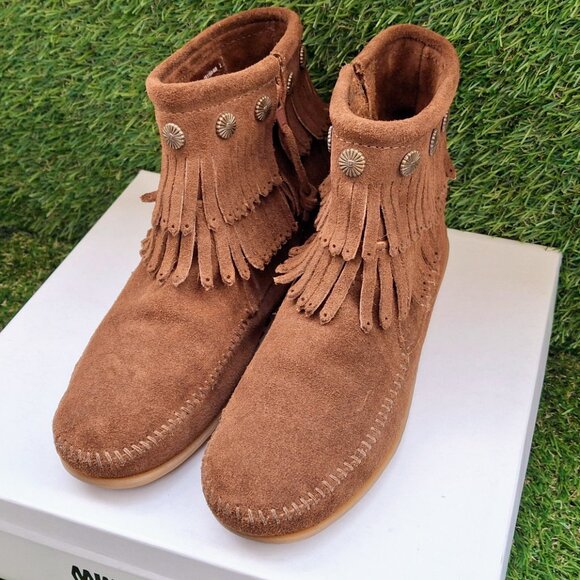 Like New in Box! Minnetonka Double Fringe Brown Side Zip Moccasin Bootie SZ 7 - Picture 6 of 6